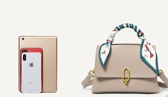 Bolso bandolera de mujer de piel auténtica.