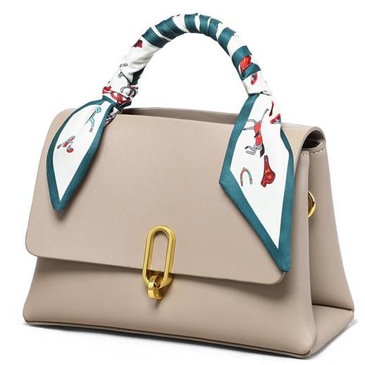 Bolso bandolera de mujer de piel auténtica.