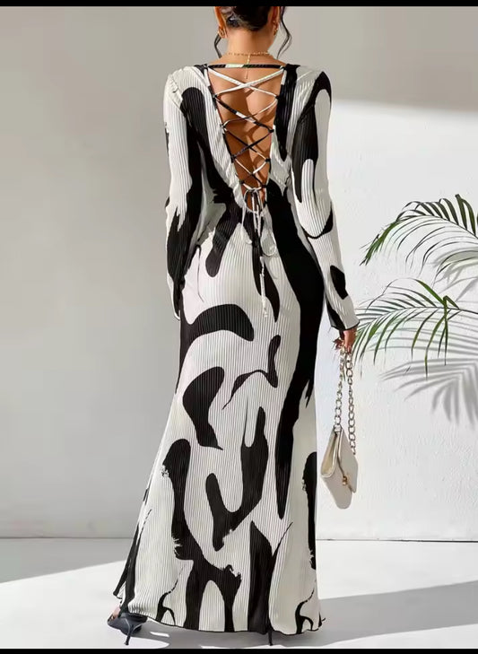 Elegant Long Sleeves Open Back Bodycon Dress