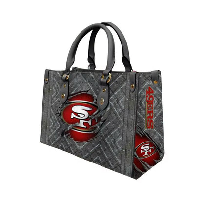 High quality fashionable ladies leather bags for all occasions. Fully customizable